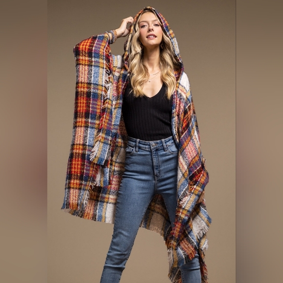 Hooded Ruana Yarn Dye Plaid - Bottom Short Fringe - Wonderful Colors - Picture 3 of 6